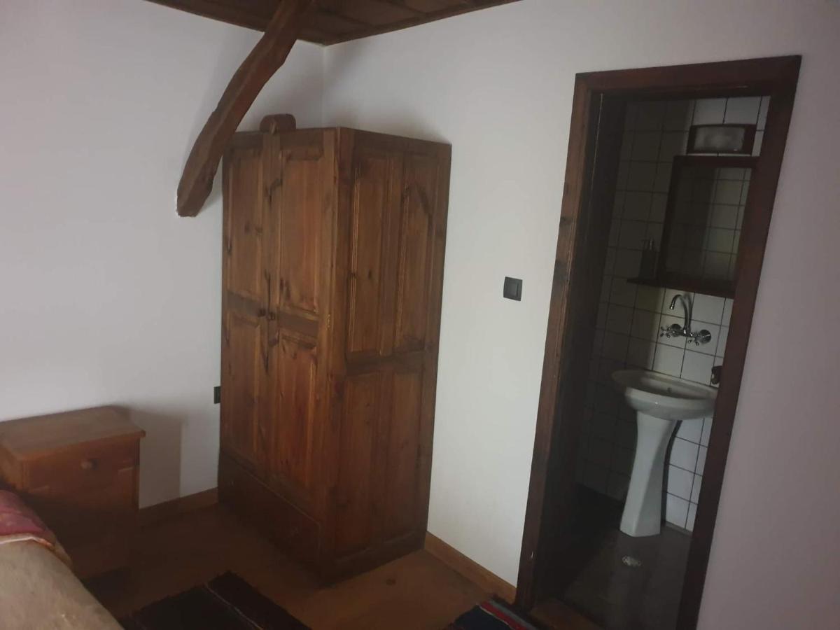 Къща За Гости Близнаците Leshten Exterior foto