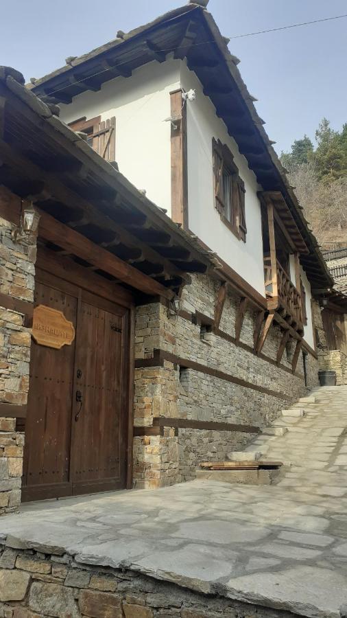 Къща За Гости Близнаците Leshten Exterior foto