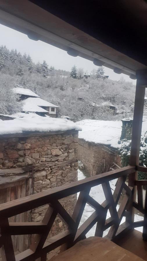 Къща За Гости Близнаците Leshten Exterior foto